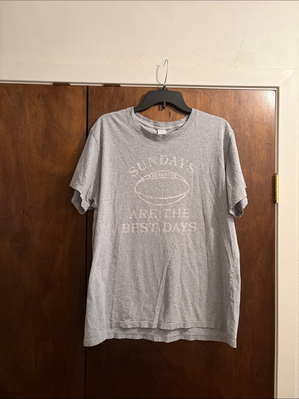 PINK Victoria's Secret Light Gray 'Sundays Are The Best Days' Graphic Tee